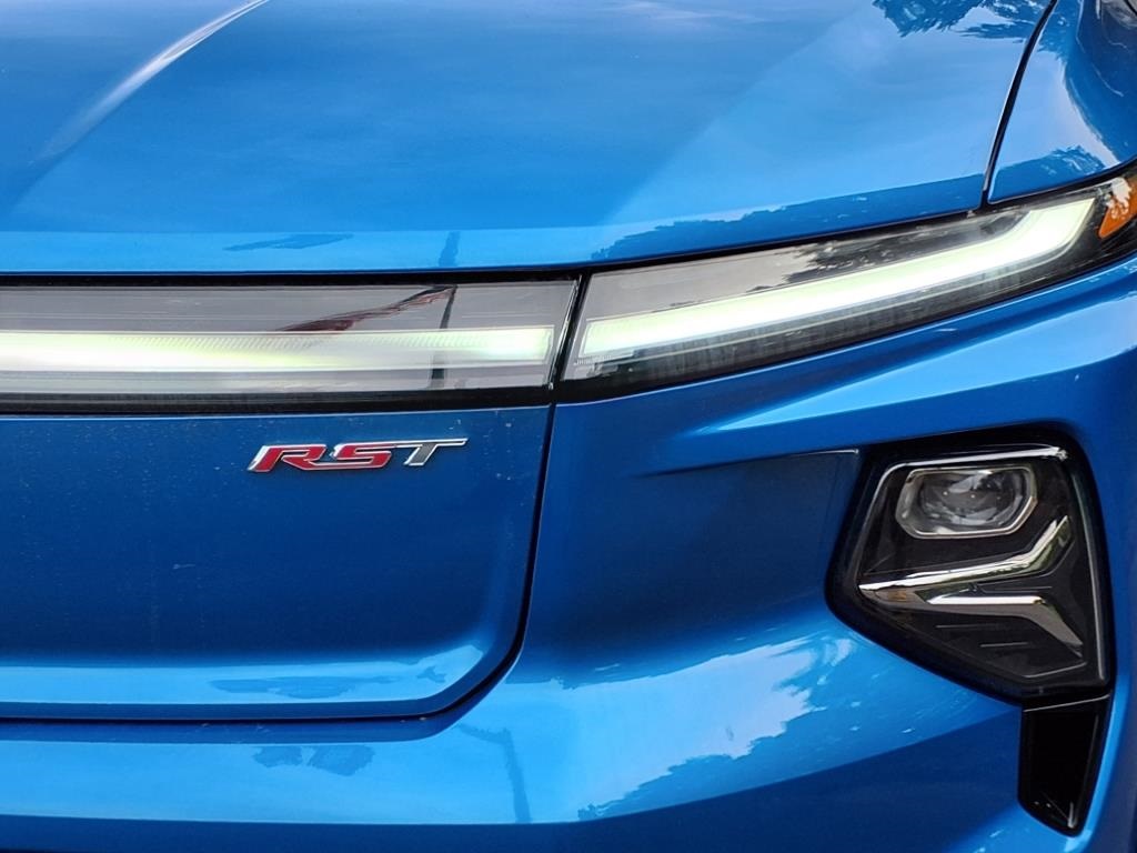 Vehicle image 8 of 31