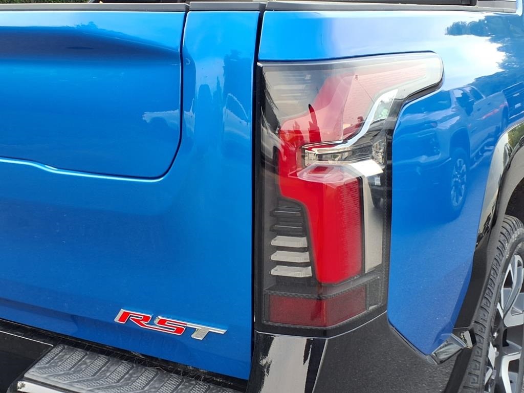 Vehicle image 9 of 31