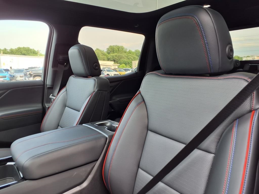 Vehicle image 12 of 31