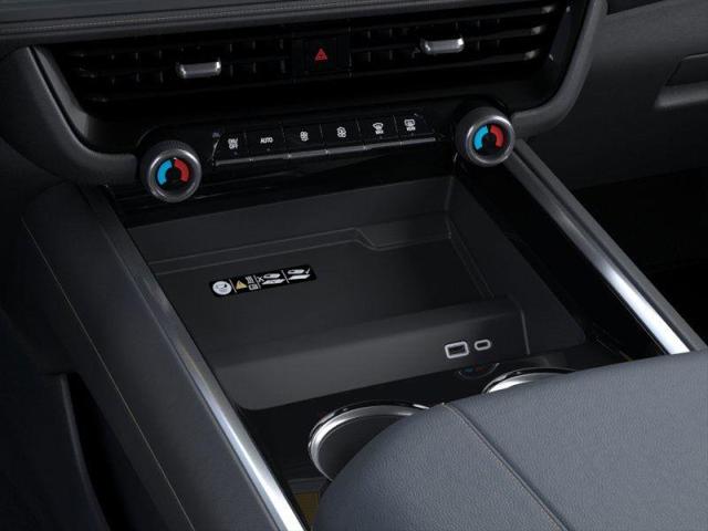 2025 Chevrolet Suburban Premier Image 18 of 24