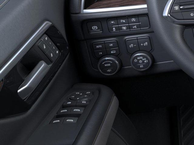 2025 Chevrolet Suburban Premier Image 17 of 24