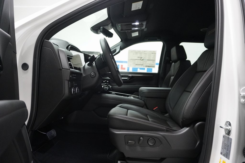Vehicle image 16 of 40