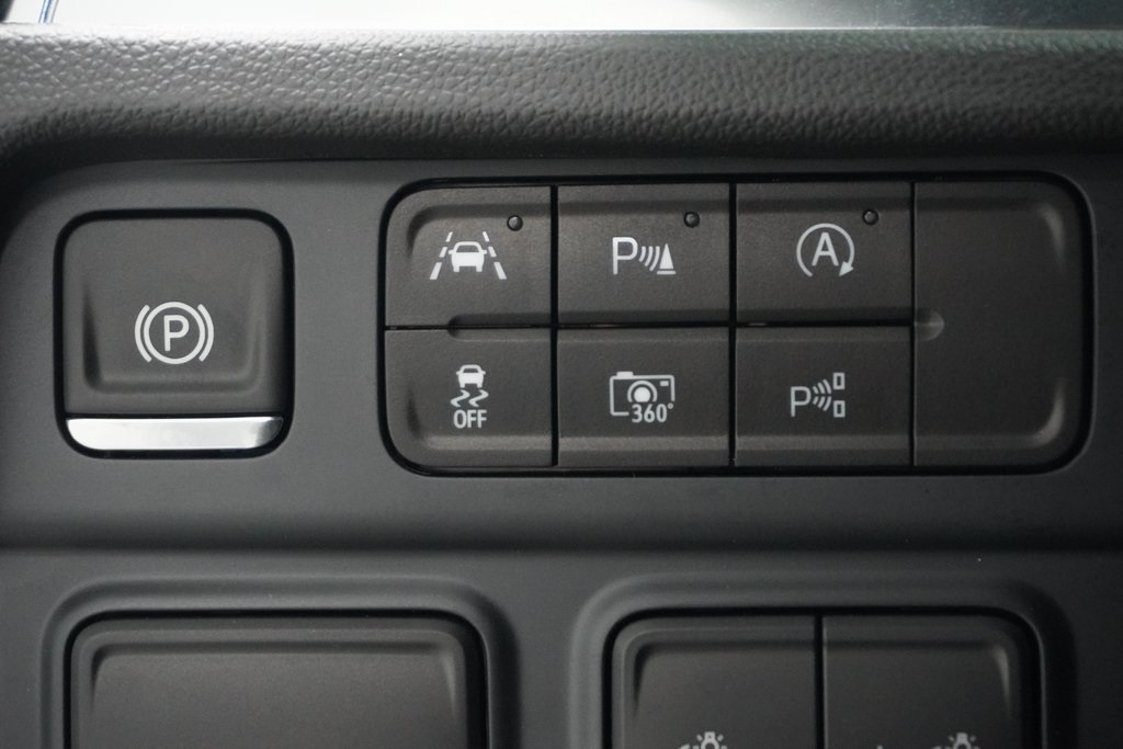 Vehicle image 20 of 40