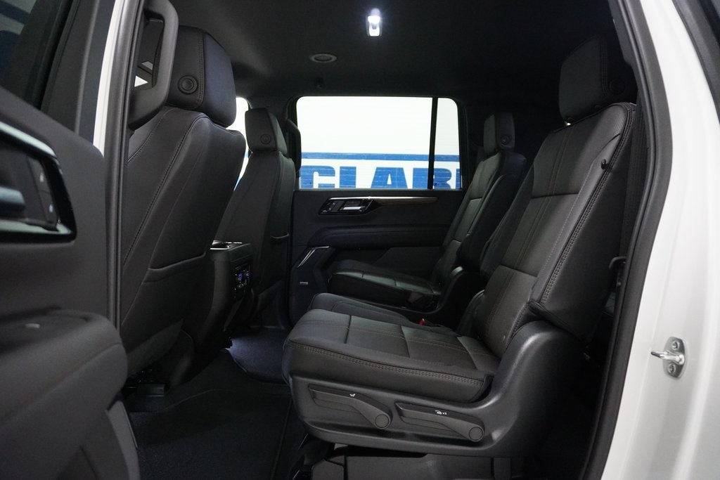 Vehicle image 37 of 40