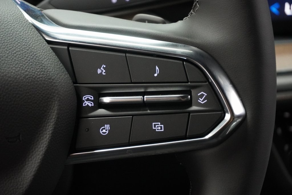 Vehicle image 23 of 40