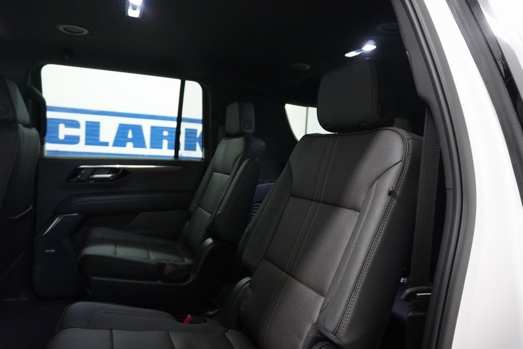 Vehicle image 38 of 40