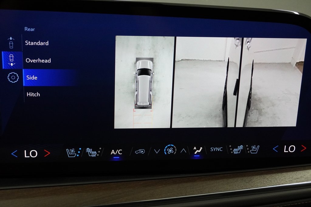 Vehicle image 31 of 40
