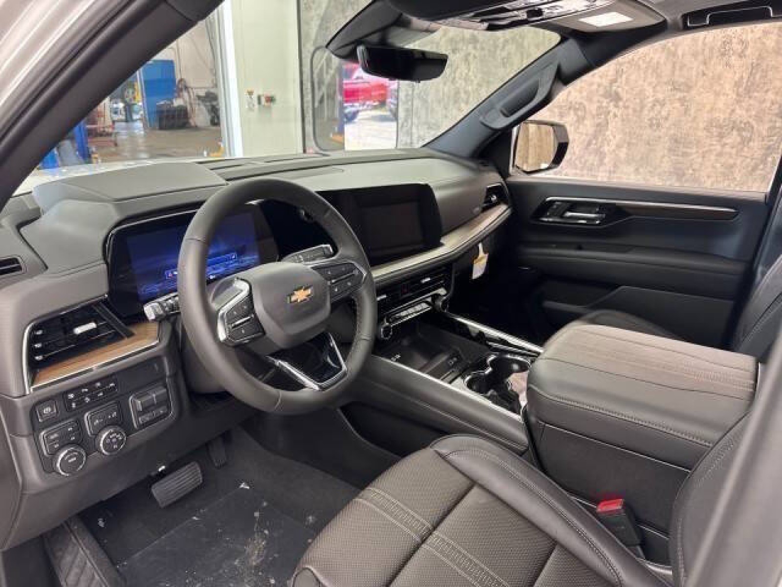 2025 Chevrolet Suburban High Country Image 5 of 5