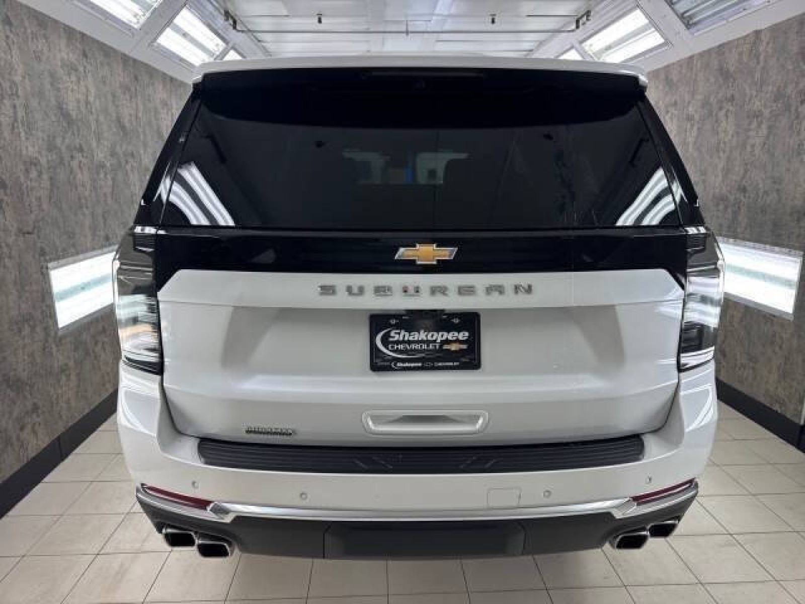 2025 Chevrolet Suburban High Country Image 3 of 5