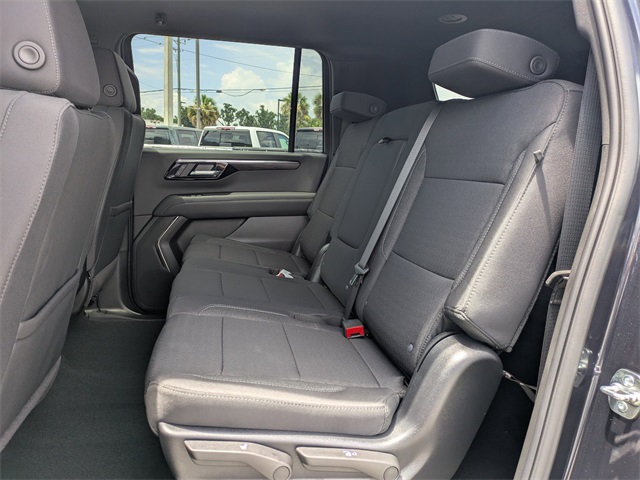 Vehicle image 13 of 32