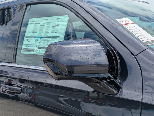 Vehicle image 26 of 32