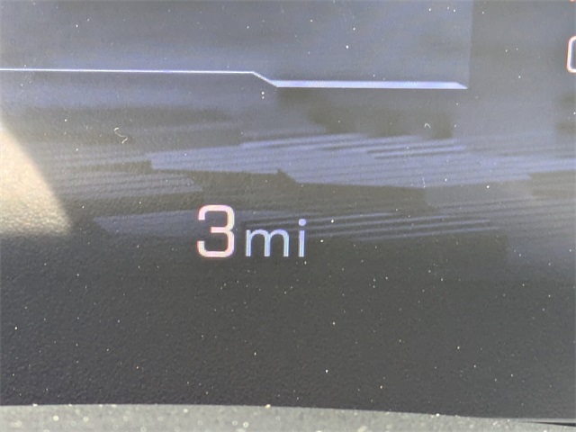 Vehicle image 17 of 32