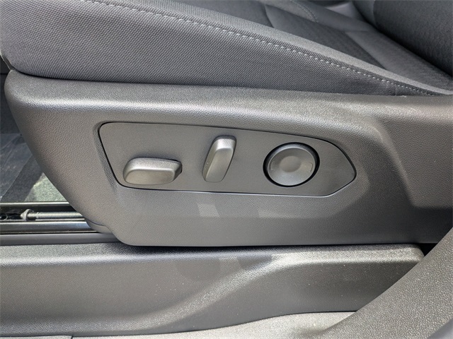 Vehicle image 31 of 32