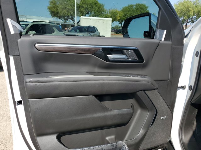 2025 Chevrolet Suburban Premier Image 24 of 35