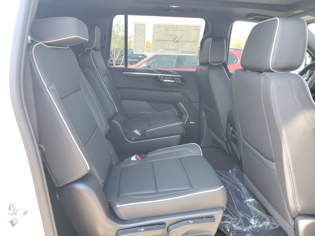 2025 Chevrolet Suburban Premier Image 15 of 35