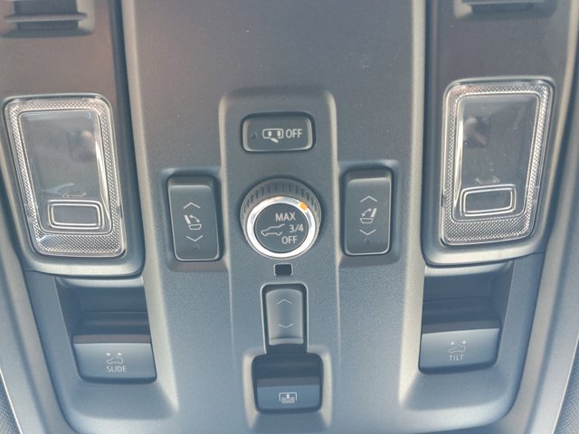 2025 Chevrolet Suburban Premier Image 25 of 35