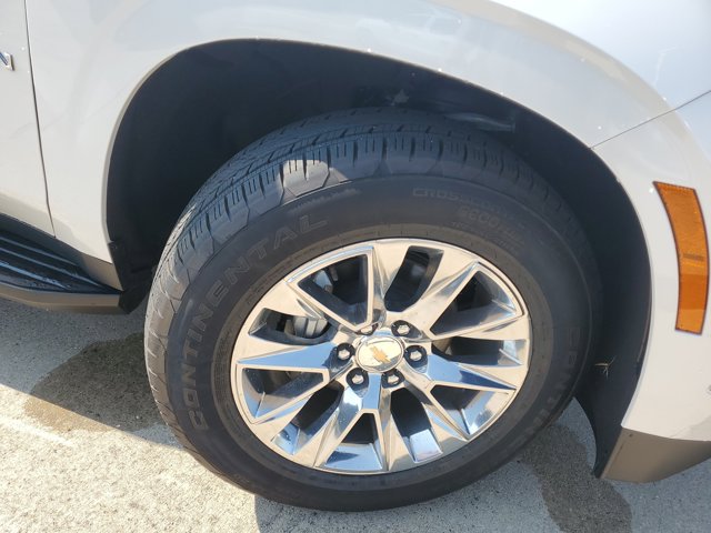 2025 Chevrolet Suburban Premier Image 8 of 35