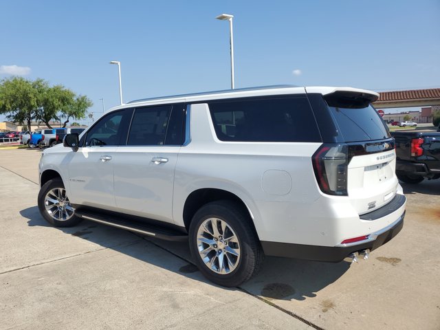 2025 Chevrolet Suburban Premier Image 6 of 35