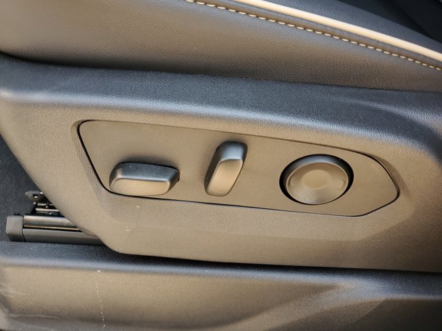 2025 Chevrolet Suburban Premier Image 29 of 35