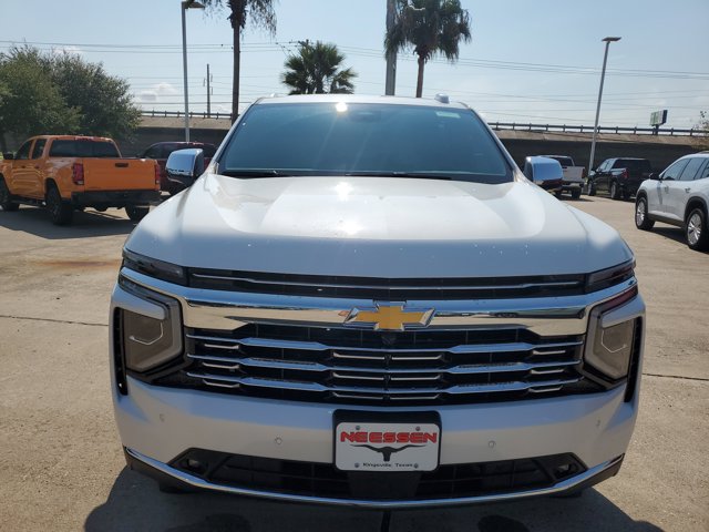 2025 Chevrolet Suburban Premier Image 3 of 35