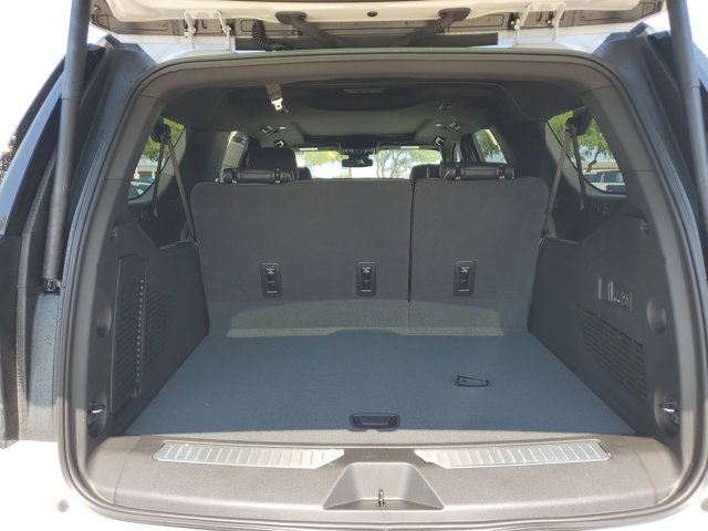 2025 Chevrolet Suburban Premier Image 9 of 35