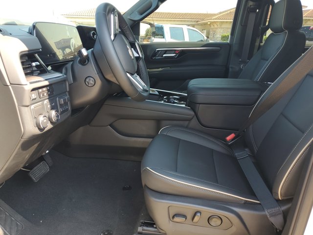 2025 Chevrolet Suburban Premier Image 11 of 35