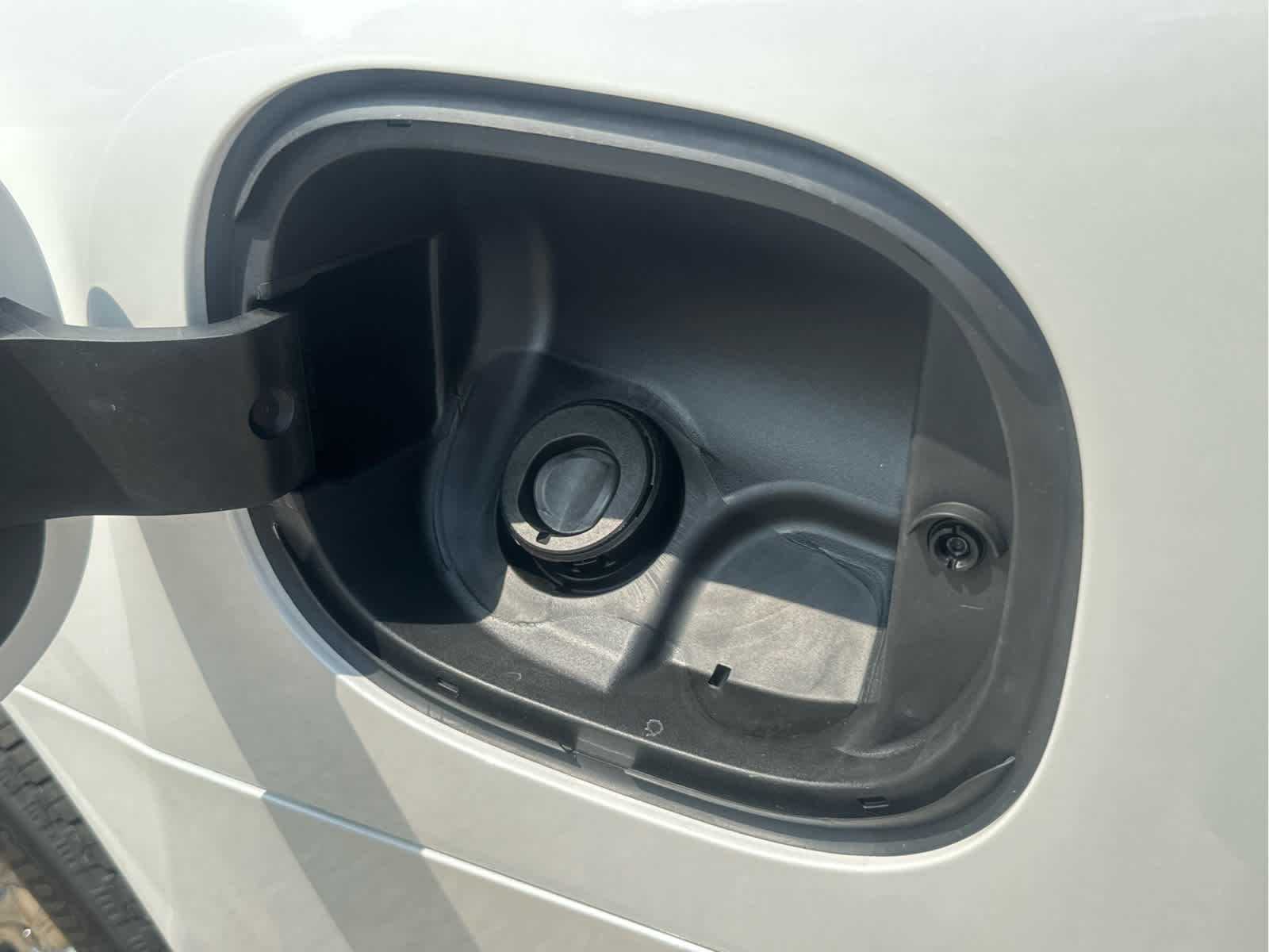 2025 Chevrolet Suburban Premier Image 17 of 51