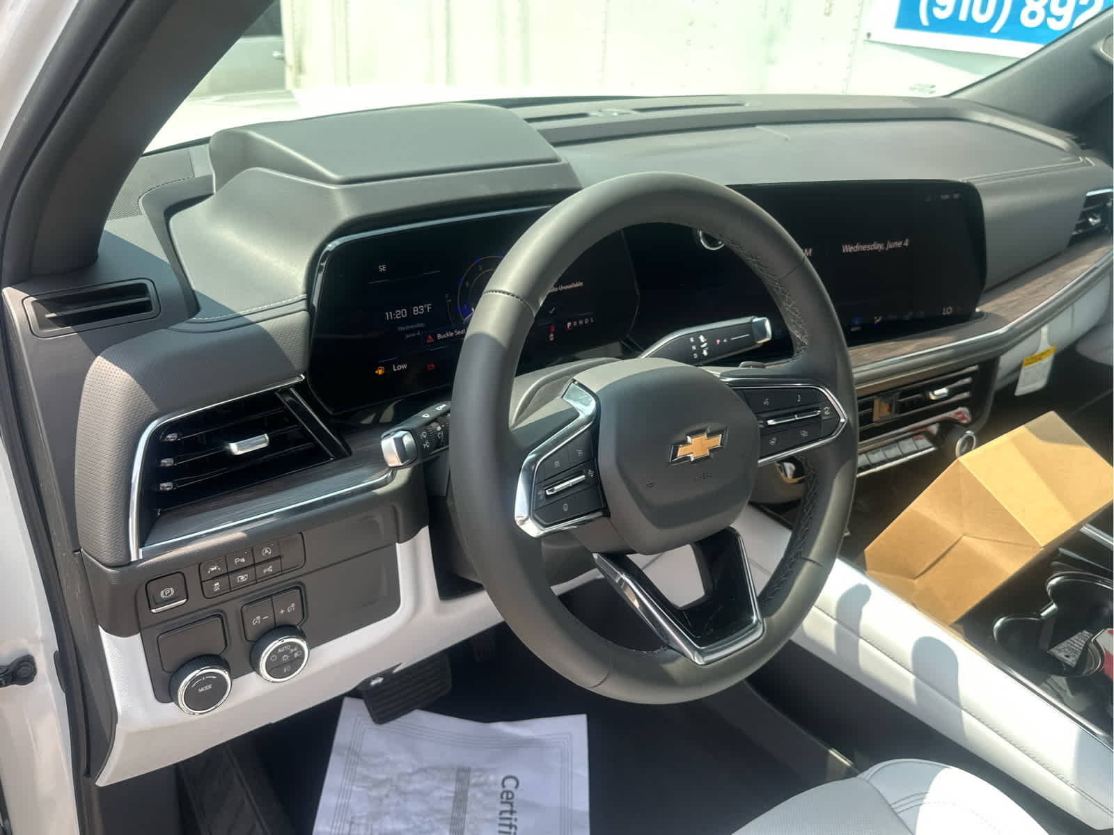 2025 Chevrolet Suburban Premier Image 27 of 51