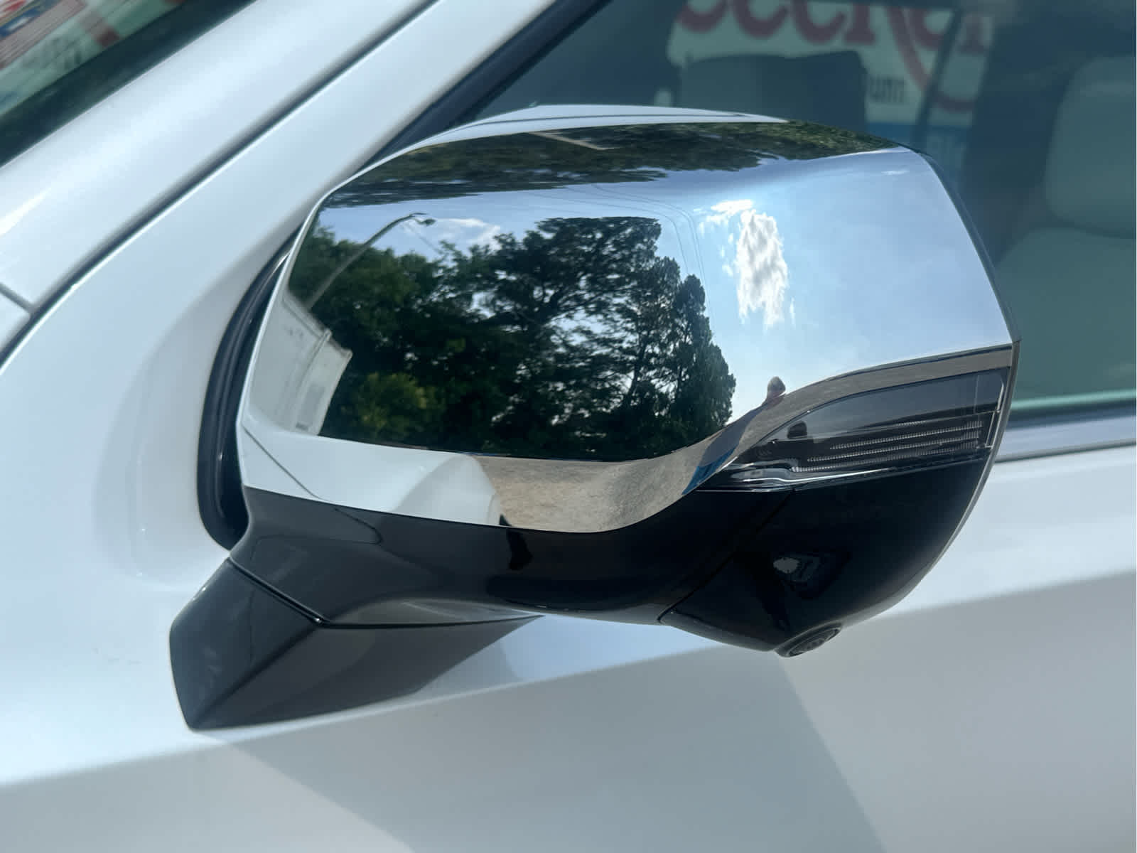 2025 Chevrolet Suburban Premier Image 14 of 51