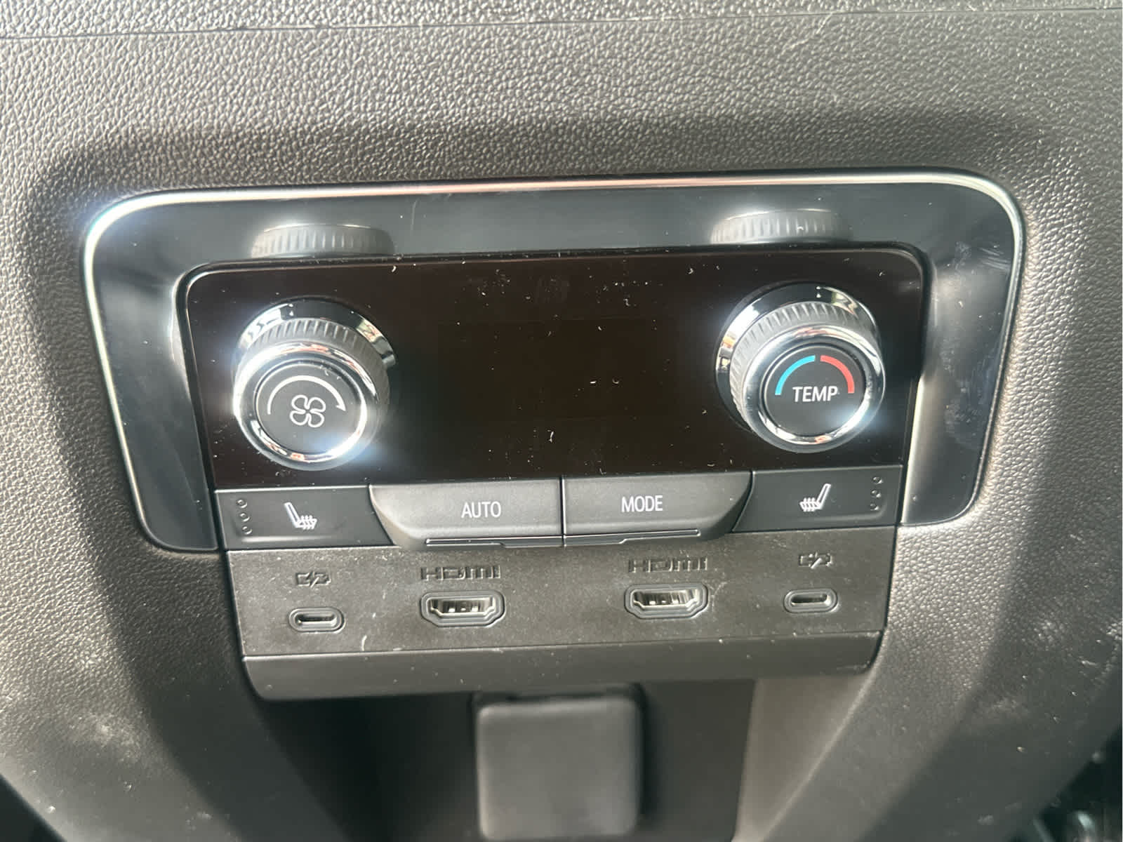 2025 Chevrolet Suburban Premier Image 47 of 51