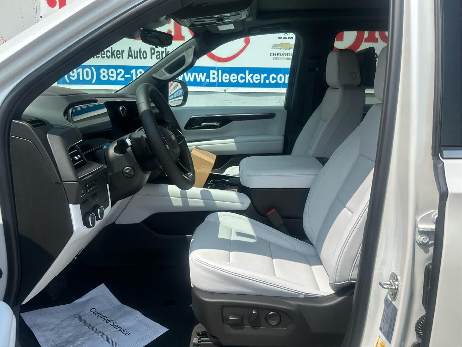 2025 Chevrolet Suburban Premier Image 25 of 51