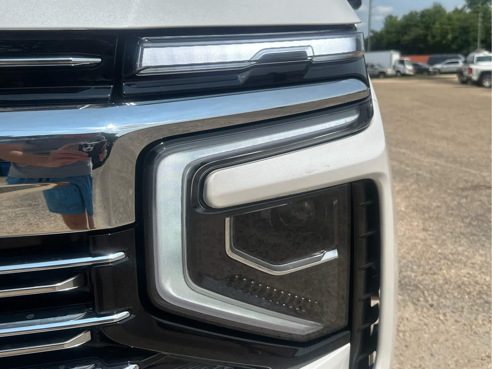 2025 Chevrolet Suburban Premier Image 9 of 51