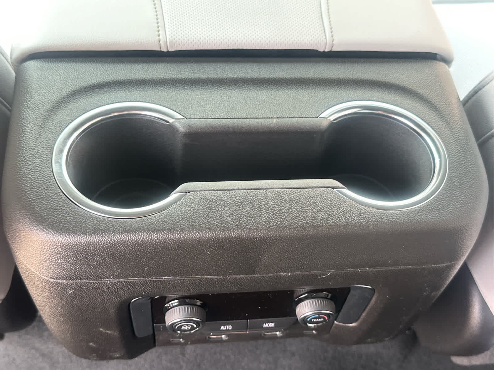 2025 Chevrolet Suburban Premier Image 48 of 51