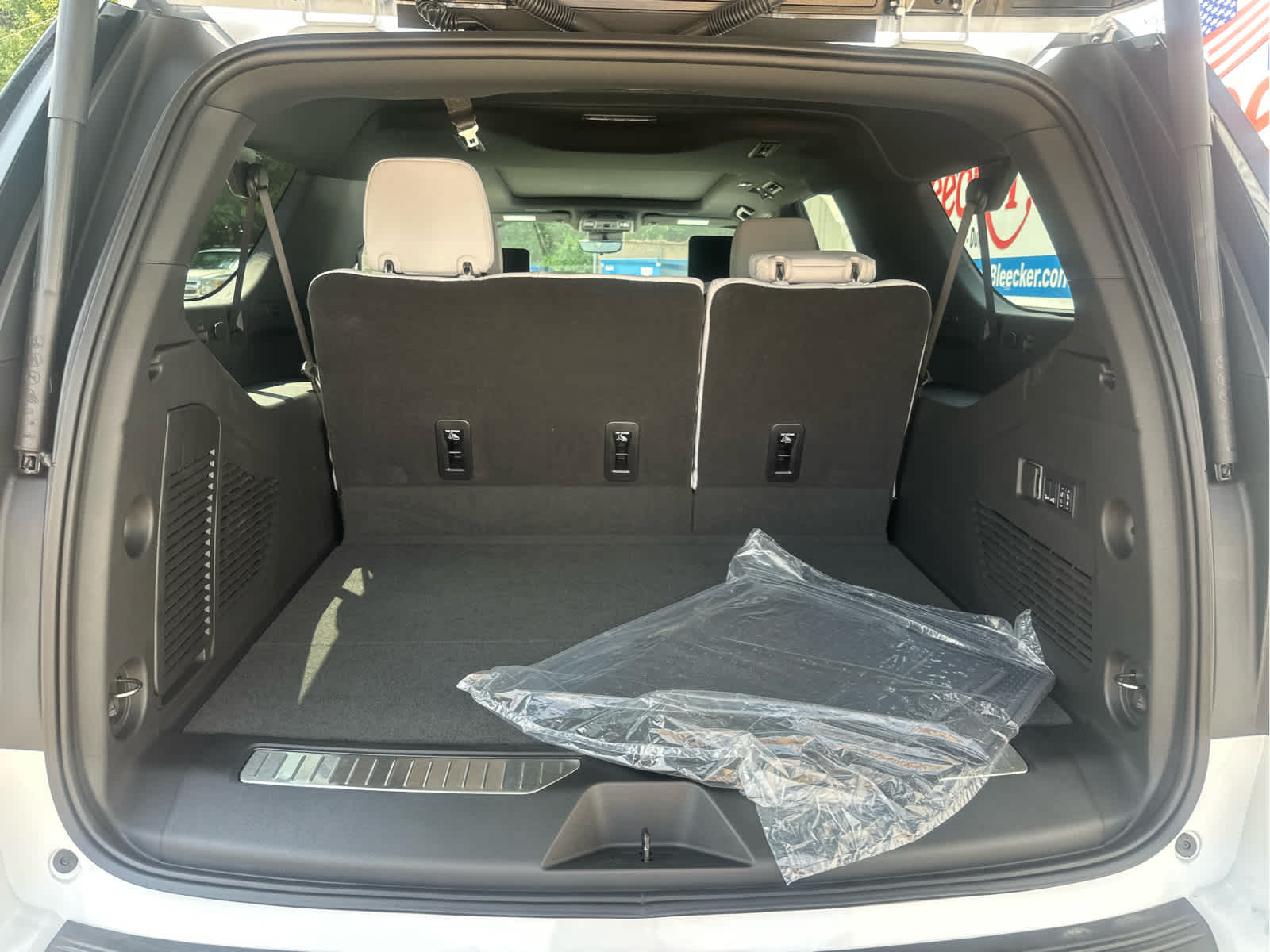 2025 Chevrolet Suburban Premier Image 51 of 51