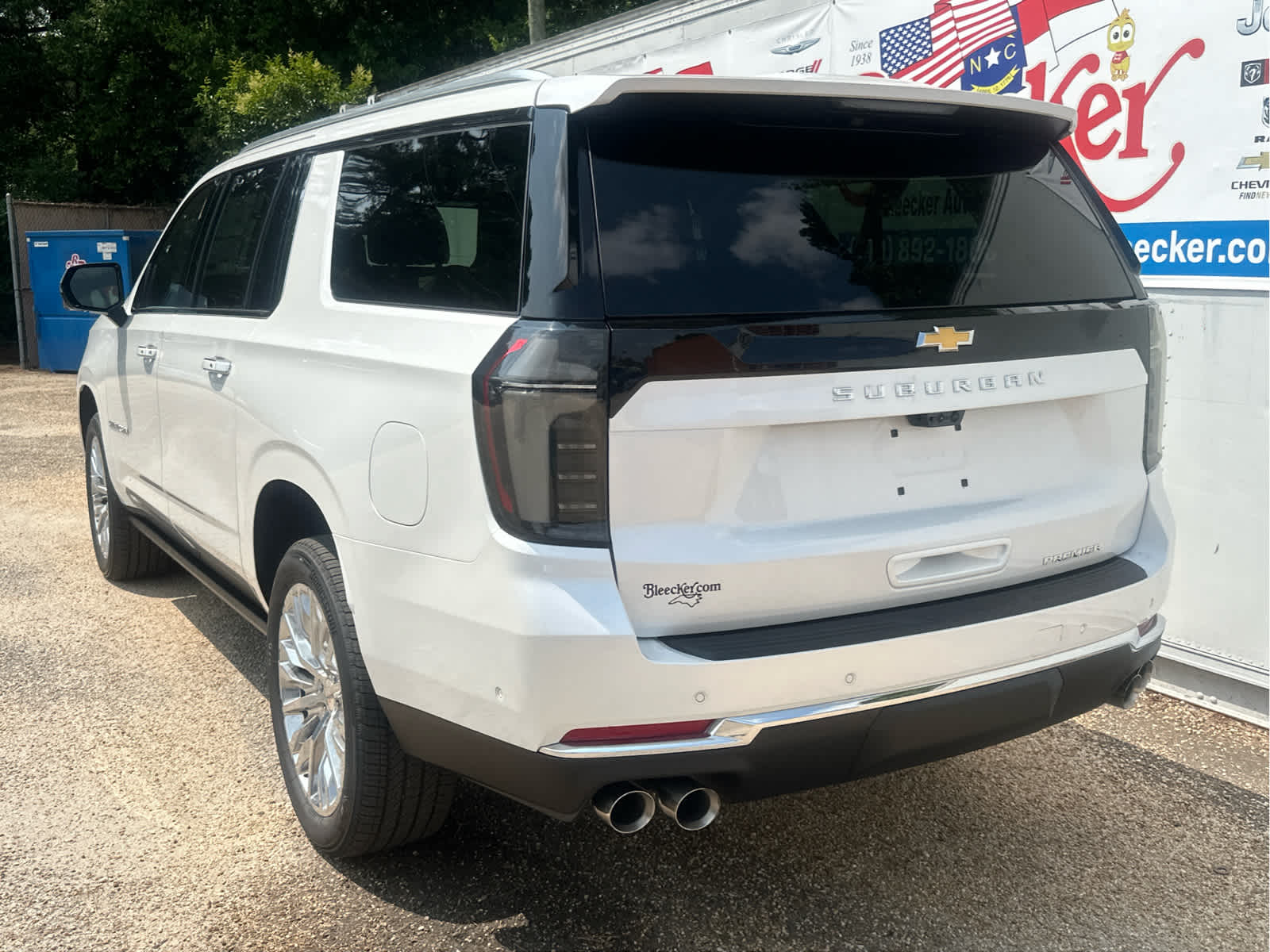 2025 Chevrolet Suburban Premier Image 7 of 51