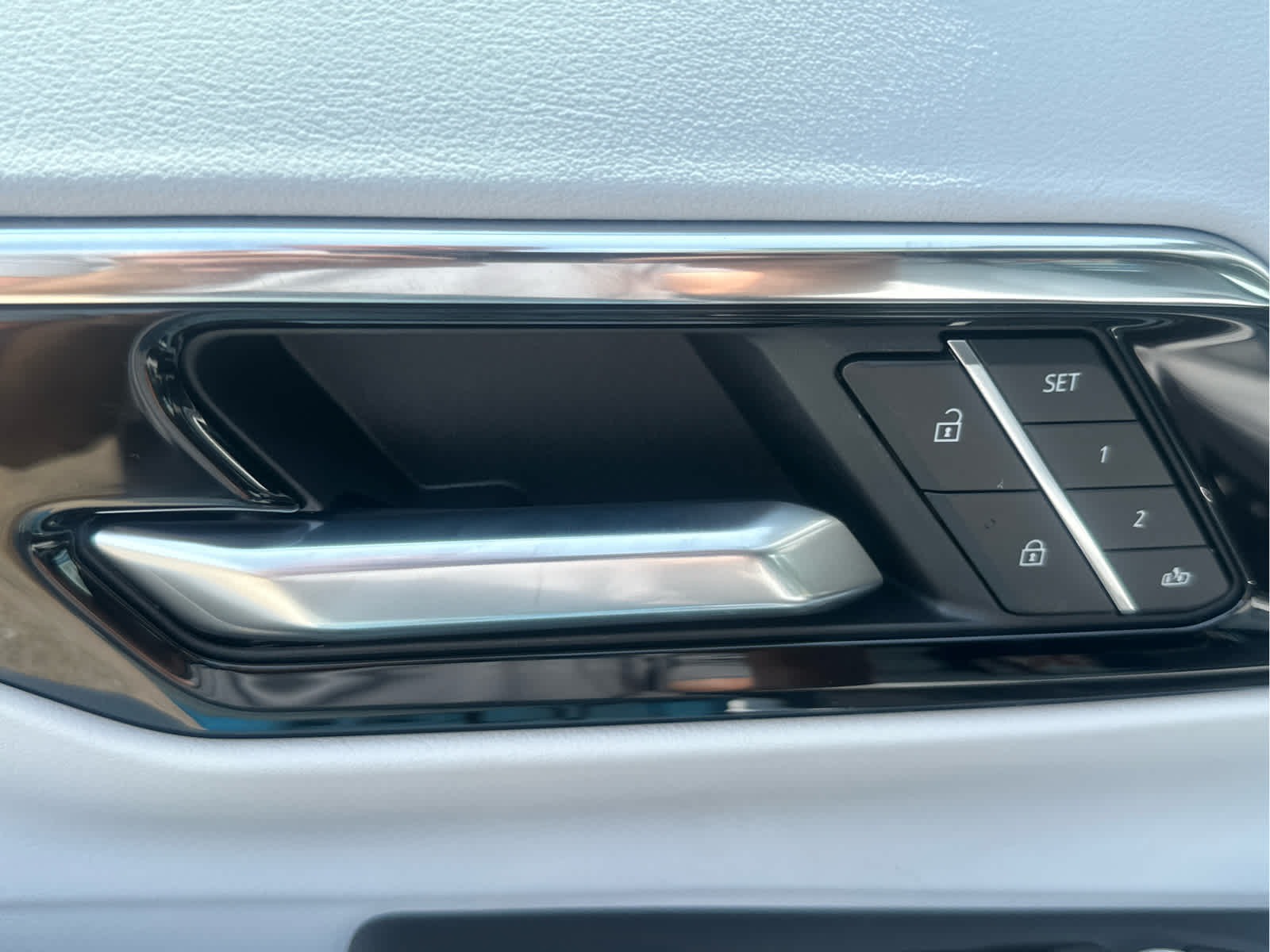 2025 Chevrolet Suburban Premier Image 23 of 51