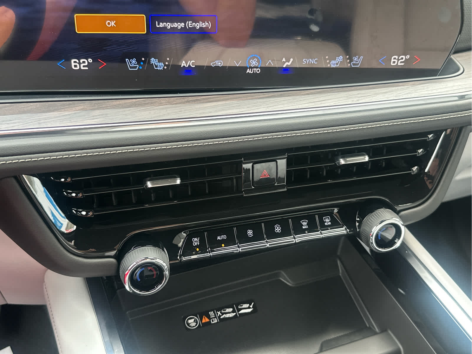 2025 Chevrolet Suburban Premier Image 38 of 54