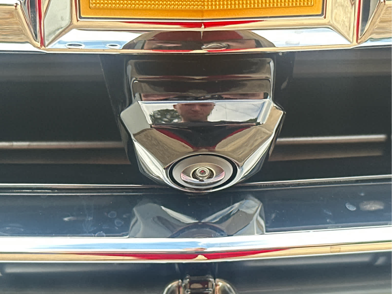 2025 Chevrolet Suburban Premier Image 11 of 54