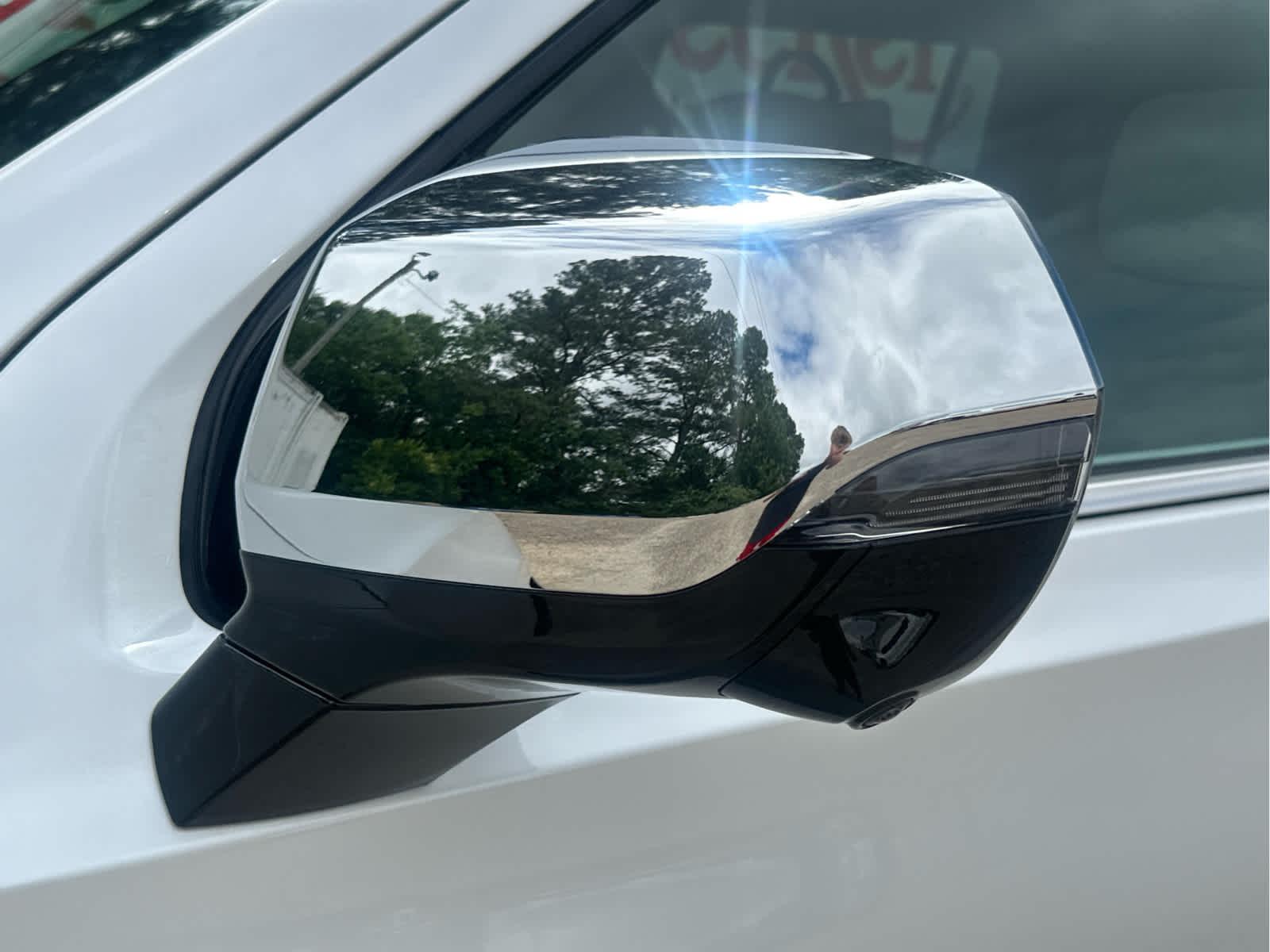 2025 Chevrolet Suburban Premier Image 14 of 54