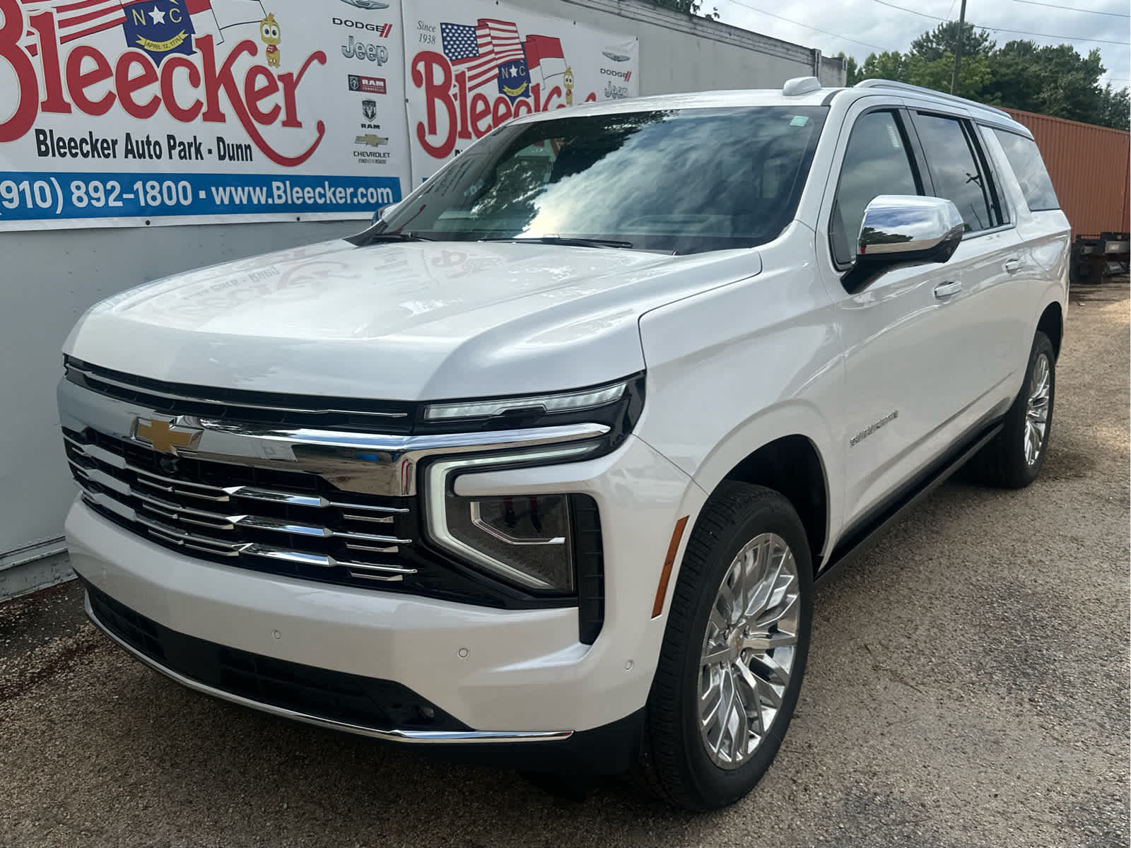 2025 Chevrolet Suburban Premier Image 1 of 54