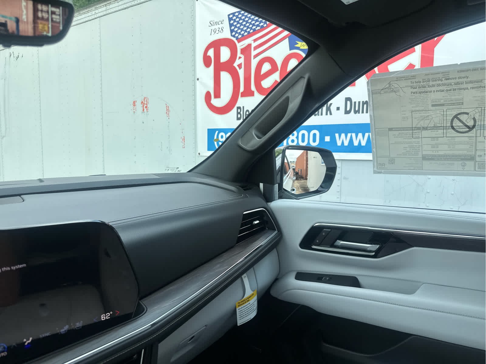 2025 Chevrolet Suburban Premier Image 43 of 54