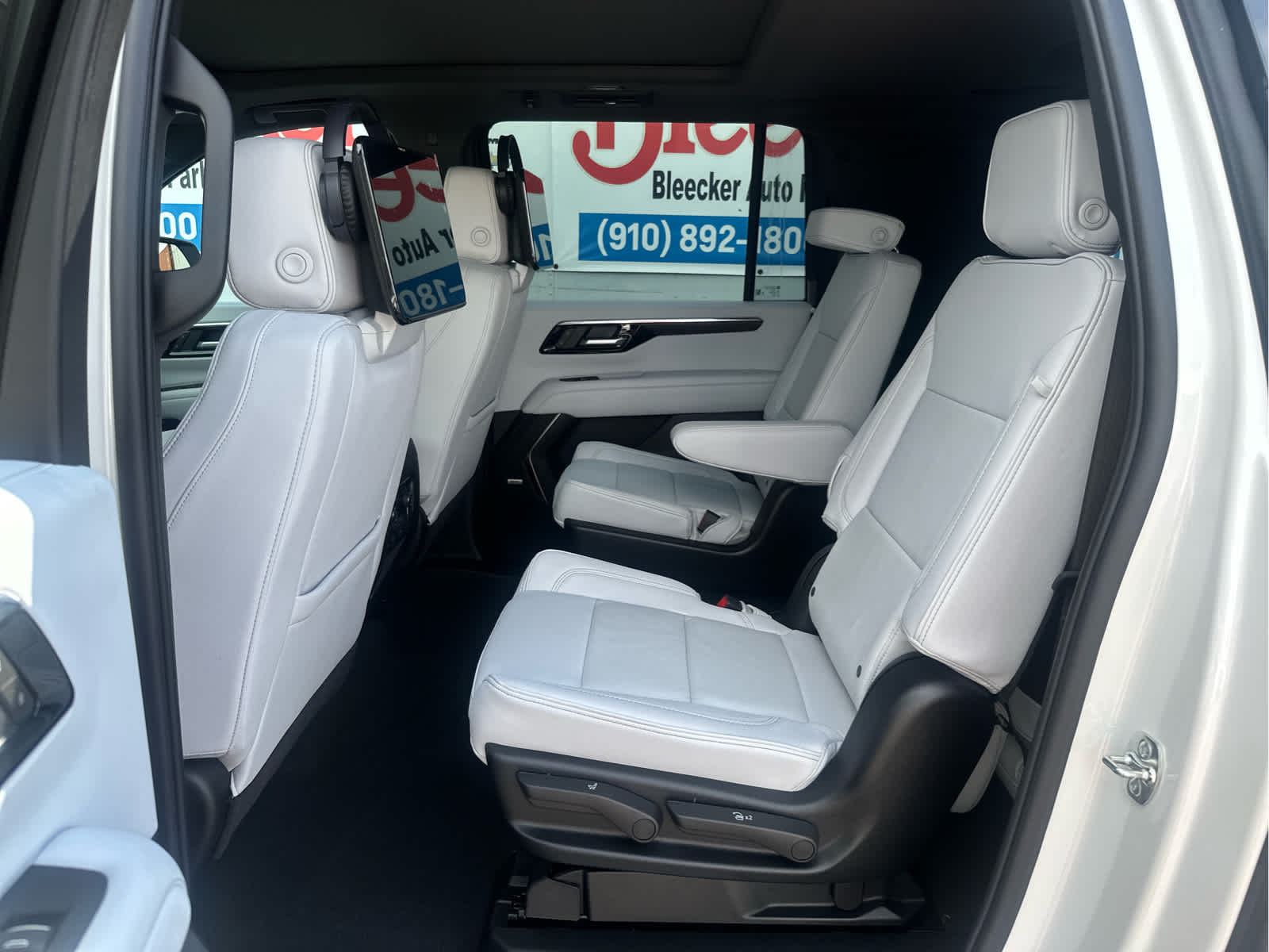 2025 Chevrolet Suburban Premier Image 48 of 54