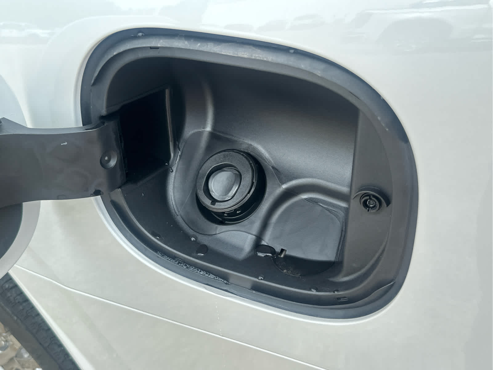 2025 Chevrolet Suburban Premier Image 18 of 54