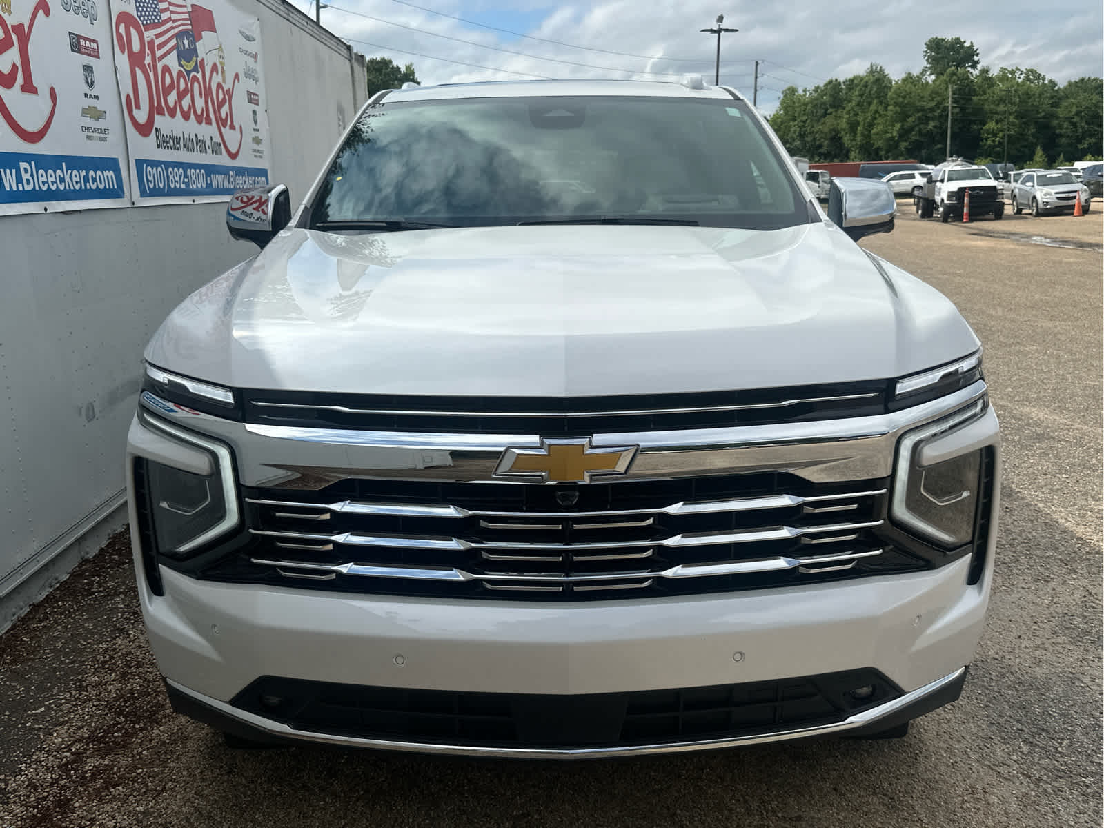 2025 Chevrolet Suburban Premier Image 8 of 54