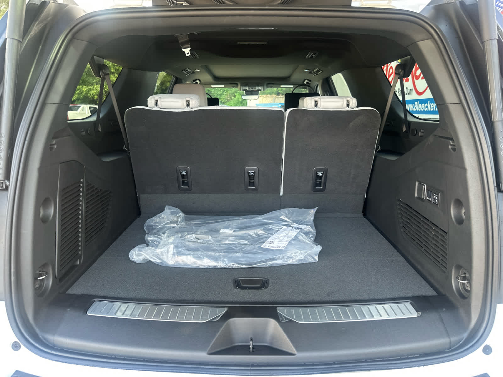 2025 Chevrolet Suburban Premier Image 54 of 54