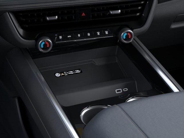 2025 Chevrolet Suburban Premier Image 18 of 24