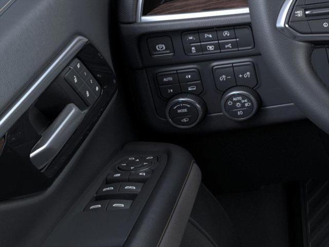 2025 Chevrolet Suburban Premier Image 17 of 24