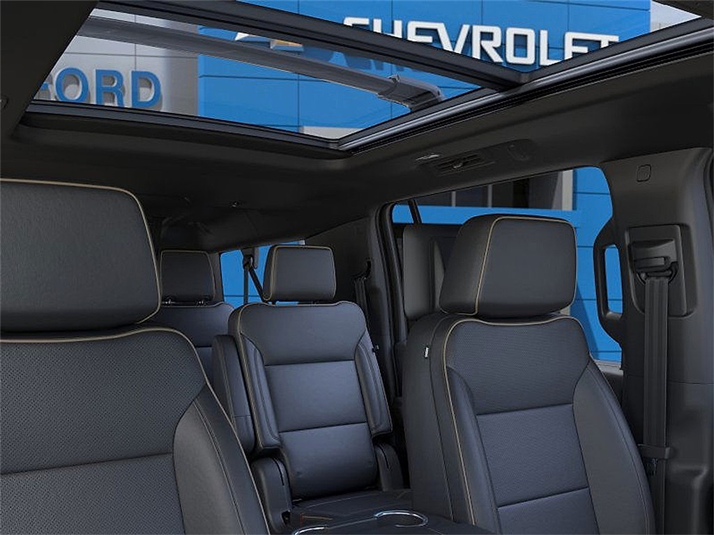 2025 Chevrolet Suburban Premier Image 12 of 24
