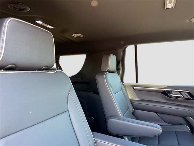 2025 Chevrolet Suburban Premier Image 15 of 42
