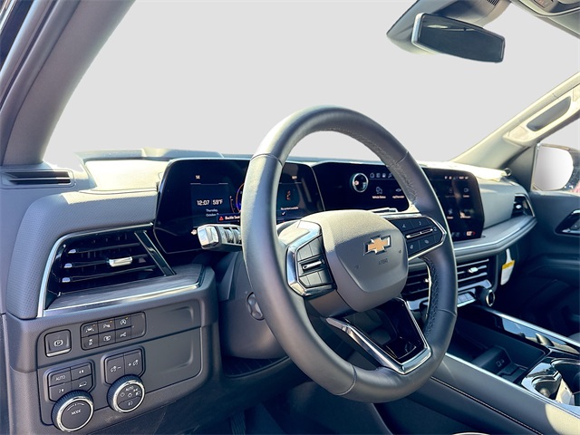 2025 Chevrolet Suburban Premier Image 18 of 42